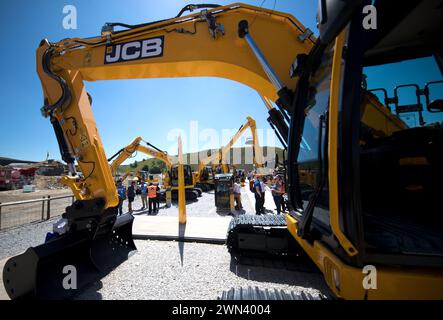 28/06/18 dimostrazioni JCB e stand presso Hillhead 2018 vicino a Buxton, Derbyshire. Foto Stock