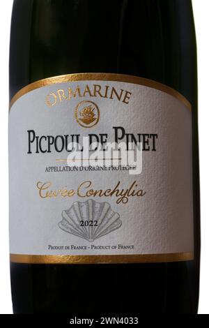 Etichetta su Picpoul de Pinet Cuvee Conchylia 2022 bottiglia di vino bianco - prodotto francese Foto Stock