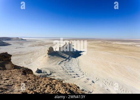 Una vista panoramica del paesaggio di Mangystau della valle di Bozzhira in Kazakistan Foto Stock