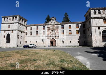 Monasterio de San Pedro de Cardeña, trappista IX-XVIII secolo. Castrillo del Val, Burgos, Castilla y Leon, Spagna. Foto Stock