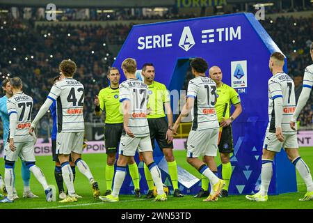 Milano, Italia. 28 febbraio 2024. I giocatori dell'Atalanta si schierano per la partita di serie A tra Inter e Atalanta al Giuseppe Meazza di Milano. (Photo Credit: Gonzales Photo/Alamy Live News Foto Stock