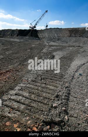 16/09/15 la materia prima - Lower Oxford Clay estratta in loco. ***Storia completa qui: http://www.fstoppress.com/articles/london-bricks/ *** T. Foto Stock