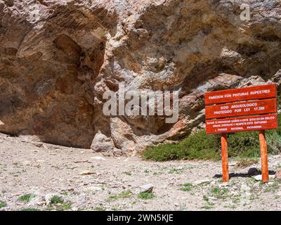 Paredon con pinturas, dipinti preistorici alle pareti di una grotta, sezione Park Patagonia Jeinimeni, Patagonia, Cile Foto Stock