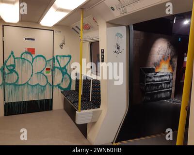 Artwork „Underground Installation“ di Banksy nella mostra „il mistero di Banksy – A Genius Mind“ al Technikum Mülheim il 12 novembre 2022 Foto Stock