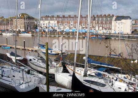 Porto di Weymouth e porticciolo dal lato sud, Nothe, Dorset, Inghilterra Foto Stock