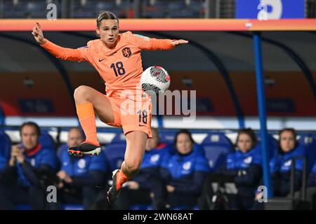 HEERENVEEN - Kerstin Casparij dell'Olanda durante la partita del terzo posto della UEFA Nations League tra Paesi Bassi e Germania allo Stadio Abe Lenstra il 28 febbraio 2024 a Heerenveen, Paesi Bassi. ANP | Hollandse Hoogte | GERRIT VAN COLOGNE Foto Stock