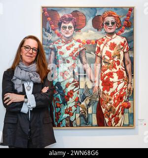 Londra, Regno Unito. 29 febbraio 2024. L'artista Belinda Eaton con il suo lavoro 'Wild Ones', 2023, Oil on Canvas. Anteprima della mostra Belinda Eaton alla Catto Gallery di Hampstead, Londra. Crediti: Imageplotter/Alamy Live News Foto Stock