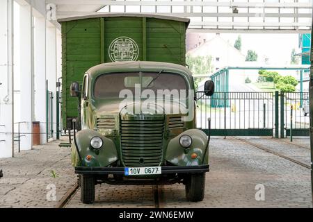 Praga, Repubblica Ceca - 2 giugno 2017 - camion nel birrificio Pilsner Urquell Foto Stock