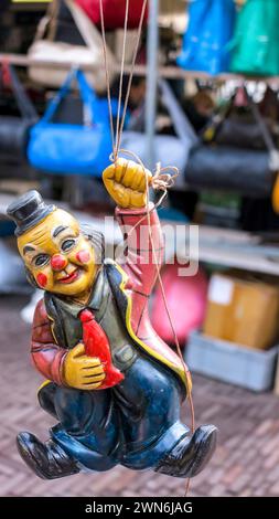 Amsterdam, Paesi Bassi - 18 febbraio 2013 - bambola in vendita al mercato delle pulci di Amsterdam Foto Stock