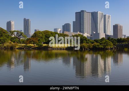 All'interno dei giardini Hamarikyu. E' un parco pubblico a Chuo Ward, To Foto Stock