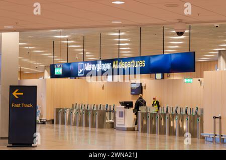 L'area di controllo di sicurezza di recente apertura all'aeroporto Arlanda di Stoccolma, nel terminal 5 degli aeroporti di Swedavia. Foto Stock