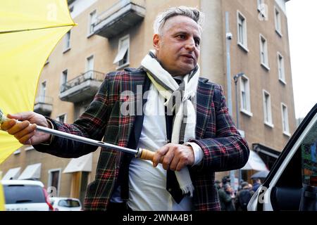 Foto Spada/LaPresse 01 marzo 2024 - Brescia, Italia - cronaca - Tribunale di Brescia prima udienza della revisione del processo della strage di erba nella foto: Avv. Luca D'auria 01 marzo 2024, 2024 Brescia, Italia - relazione - Tribunale del calcio di Brescia prima udienza della revisione del processo al massacro di erba nella foto: Luca D'auria credito: LaPresse/Alamy Live News Foto Stock