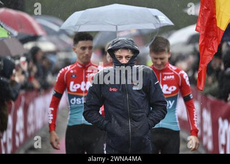 Siena, Italia. 1 marzo 2024. Il belga Maxim Van Gils di lotto Dstny nella foto durante le presentazioni del team in vista della "strade bianche", gara ciclistica di un giorno da e per Siena, Italia, venerdì 01 marzo 2024. BELGA FOTO DIRK WAEM credito: Belga News Agency/Alamy Live News Foto Stock