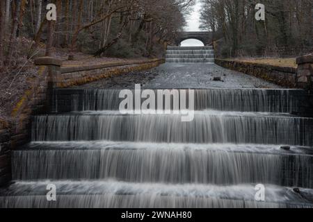 Traboccare dal serbatoio di Yarrow al serbatoio di Anglezarke Chorley Lancashire Regno Unito Foto Stock