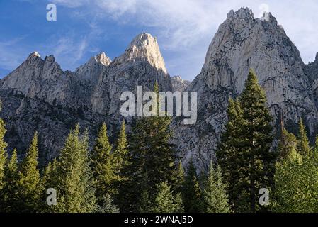 Le cime rocciose del Kings Canyon National Park Foto Stock