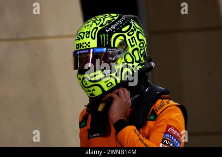 Sakhir, Bahrein. 1 marzo 2024. Lando Norris (GBR) McLaren. Campionato del mondo di Formula uno, Rd 1, Gran Premio del Bahrain, venerdì 1 marzo 2024. Sakhir, Bahrein. Crediti: James Moy/Alamy Live News Foto Stock