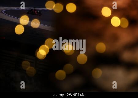 Sakhir, Bahrein. 1 marzo 2024. Carlos Sainz Jr (ESP) Ferrari SF-24. Campionato del mondo di Formula uno, Rd 1, Gran Premio del Bahrain, venerdì 1 marzo 2024. Sakhir, Bahrein. Crediti: James Moy/Alamy Live News Foto Stock