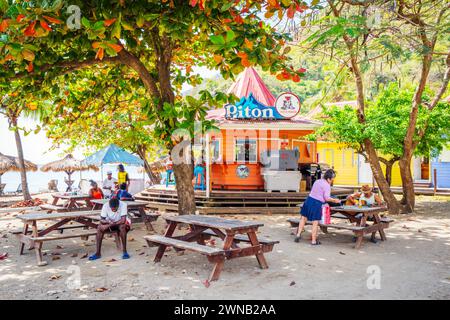 Soufriere Beach Park Soufriere, Saint Lucia, Indie occidentali, Caraibi orientali Foto Stock
