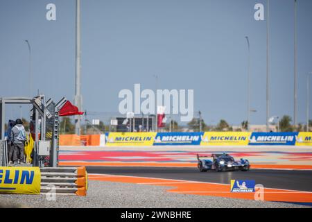 Red flag, drapeau rouge durante i 1812 KM DI Qatar Airways Qatar, 1° round del Campionato Mondiale Endurance FIA 2024, dal 29 febbraio al 02 marzo 2024 sul circuito Internazionale Losail di Lusail, Qatar crediti: Independent Photo Agency/Alamy Live News Foto Stock