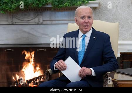 Washington, Vereinigte Staaten. 1 marzo 2024. Il presidente degli Stati Uniti Joe Biden e il primo ministro italiano Giorgia Meloni si incontrano alla Casa Bianca di Washington, DC, 1 marzo 2024. Credito: Chris Kleponis/Pool tramite CNP/dpa/Alamy Live News Foto Stock