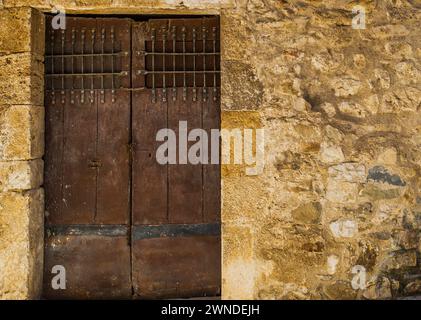 Splendida vista sulla splendida città di Besalu, in Catalogna, Spagna Foto Stock