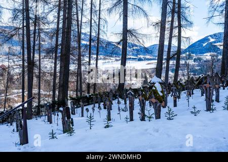 BRUNICO, ITALIA - 25 GENNAIO 2024: Cimitero dei soldati di BRUNICO, noto come cimitero austro-ungarico Foto Stock