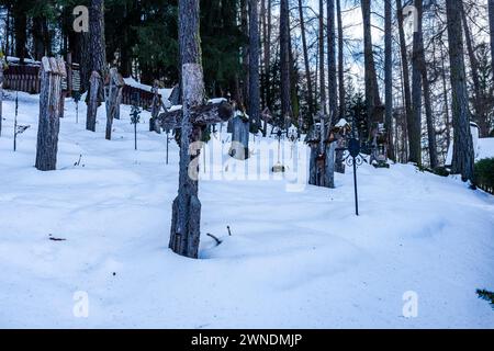 BRUNICO, ITALIA - 25 GENNAIO 2024: Cimitero dei soldati di BRUNICO, noto come cimitero austro-ungarico Foto Stock