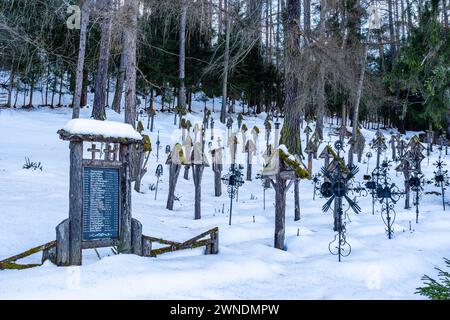 BRUNICO, ITALIA - 25 GENNAIO 2024: Cimitero dei soldati di BRUNICO, noto come cimitero austro-ungarico Foto Stock