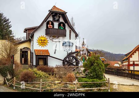 Gernrode, Deutschland 26. Febbraio 2024: IM Bild: DAS größte Wetterhaus der Welt in Gernrode, welches im Guinnessbuch der Rekorde steht. Harz Sachsen-Anhalt *** Gernrode, Germania 26 febbraio 2024 nella foto la più grande casa meteorologica del mondo a Gernrode, che è nel Guinness dei primati Harz Saxony Anhalt Copyright: XFotostandx/xReissx Foto Stock