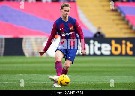 Barcellona, Spagna. 24 febbraio 2024. Frenkie de Jong del FC Barcelona durante la Liga EA Sports match tra FC Barcelona e Getafe CF giocato allo stadio Lluis Companys il 24 febbraio 2024 a Barcellona, Spagna. (Foto di Alex Carreras/Imago) credito: PRESSINPHOTO SPORTS AGENCY/Alamy Live News Foto Stock