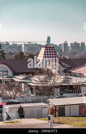 Belgrado, Serbia - 8 FEB 2024: Mercato agricolo Zeleni Venac a Stari Grad, Belgrado, capitale della Serbia. Foto Stock