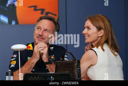 Christian e Geri Horner prima del Gran Premio del Bahrain al circuito Internazionale del Bahrain, Sakhir. Data foto: Sabato 2 marzo 2024. Foto Stock