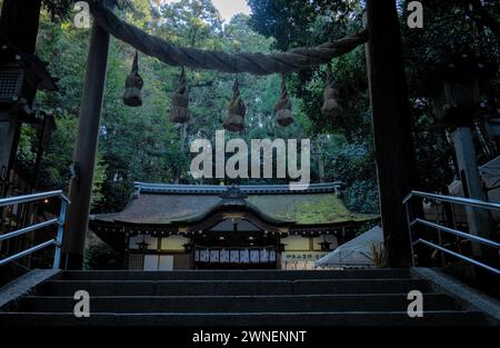 Santuario Saijinja sul sentiero Yamanobe no Michi, Nara, Giappone Foto Stock