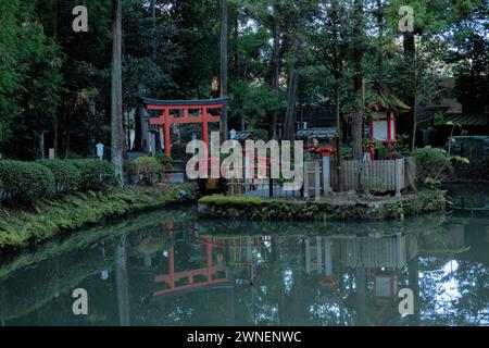 Santuario Saijinja sul sentiero Yamanobe no Michi, Nara, Giappone Foto Stock