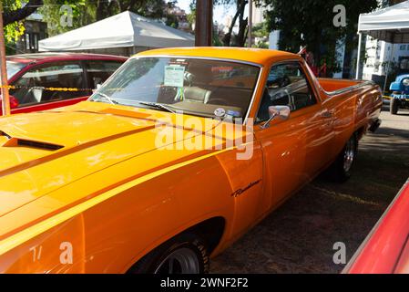 Salvador, Bahia, Brasile - 2 dicembre 2023: Una Ford Ranchero del 1970 in mostra ad una fiera di auto d'epoca nella città di Salvador, Bahia. Foto Stock