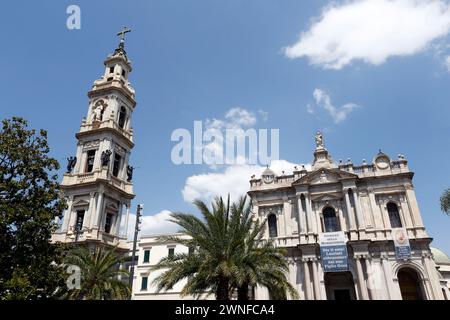 Pompei, Italia - 22 maggio 2016: Veduta del Pontificio Santuario della Beata Vergine del Rosario di Pompei. È la sede della Prelatura territoriale Foto Stock