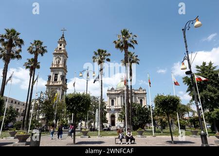 Pompei, Italia - 22 maggio 2016: piazza del Pontificio Santuario della Beata Vergine del Rosario di Pompei. È la sede del territorio Prelatu Foto Stock