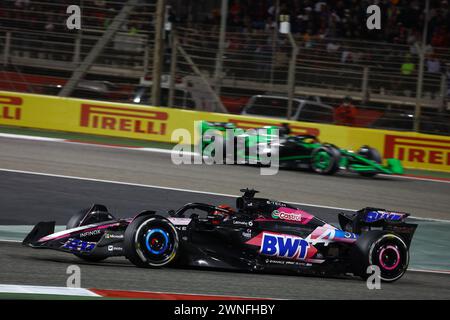 Sakhir, Bahrein. 2 marzo 2024. Esteban Ocon (fra) Alpine F1 Team A524. 02.03.2024. Campionato del mondo di formula 1, Rd 1, Gran Premio del Bahrain, Sakhir, Bahrain, giorno della gara. Il credito fotografico dovrebbe essere: XPB/Alamy Live News. Foto Stock