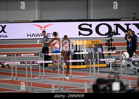 Grant Holloway vince la sua manche sui 60 m ostacoli per gli uomini ai campionati mondiali di atletica indoor, Glasgow 2 marzo 2024 Foto Stock