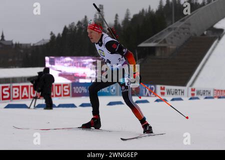 Oslo, Norvegia 02 marzo 2024, Roman Rees della Germania partecipa alla gara maschile di partenza di massa di 15 km che si è svolta presso il BMW IBU World Cup Biathlon di Holmenkollen Oslo, Norvegia. Crediti: Nigel Waldron/Alamy Live News Foto Stock