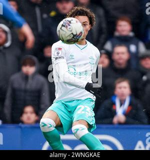 Birmingham, Regno Unito. 2 marzo 2024. Samuel Edozie di Southampton durante l'EFL Sky Bet Championship match tra Birmingham City e Southampton a St Andrews, Birmingham, Inghilterra, il 2 marzo 2024. Foto di Stuart Leggett. Solo per uso editoriale, licenza richiesta per uso commerciale. Non utilizzare in scommesse, giochi o pubblicazioni di singoli club/campionato/giocatori. Crediti: UK Sports Pics Ltd/Alamy Live News Foto Stock