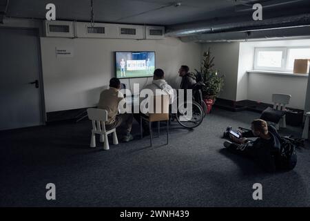 Leopoli, Ucraina. 29 gennaio 2024. © Adrien Vautier/le Pictorium/MAXPPP - Lviv 29/01/2024 Adrien Vautier/le Pictorium - 29/01/2024 - Ucraina/Lviv/Lviv - Dans la salle de repos pour les patients du center superumani. Leopoli, 29 gennaio 2024. - Valeurs ACtuelles Out, JDD Out, No JDD, RUSSIA OUT, NO RUSSIA #norussia/29/01/2024 - Ucraina/Lviv/Lviv - nella stanza di riposo per i pazienti al centro superumani. Leopoli, 29 gennaio 2024. Crediti: MAXPPP/Alamy Live News Foto Stock