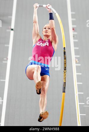 Il Sandi Morris degli Stati Uniti nel caveau femminile durante il secondo giorno dei Campionati mondiali di atletica indoor all'Emirates Arena di Glasgow. Data foto: Sabato 2 marzo 2024. Foto Stock