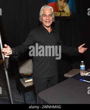 Burbank, Stati Uniti. 2 marzo 2024. Tony Danza alla primavera 2024 The Hollywood Show al Marriott Hotel Burbank il 2 marzo 2024 a Burbank, CA. © Lisa OConnor/AFF-USA.com credito: AFF/Alamy Live News Foto Stock