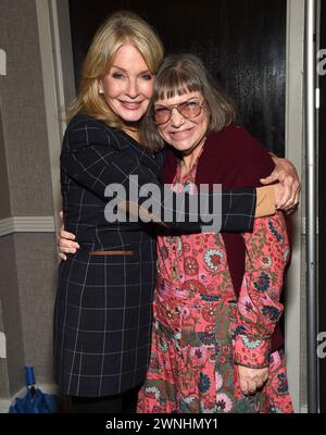 Burbank, Stati Uniti. 2 marzo 2024. Deidre Hall e Mindy Cohn alla primavera 2024 The Hollywood Show al Marriott Hotel Burbank il 2 marzo 2024 a Burbank, CALIFORNIA. © Lisa OConnor/AFF-USA.com credito: AFF/Alamy Live News Foto Stock