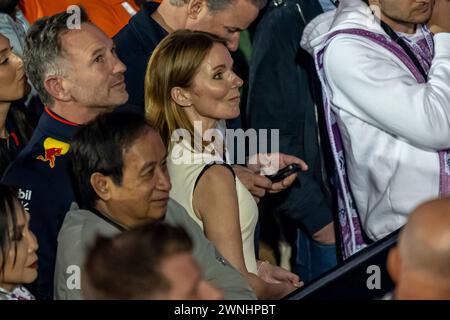 SAKHIR, BAHREIN: Christian Horner e Geri Halliwell, al Gran Premio di Formula 1 del Bahrain 2024 sul circuito Internazionale del Bahrain a Sakhir, Bahrein. Crediti: Michael Potts/Alamy Live News Foto Stock