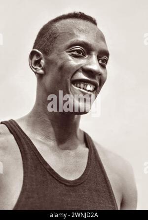 Jesse Owens, stella americana di atletica leggera nell'estate del 1936, prima di vincere quattro medaglie d'oro alle Olimpiadi estive del 1936 a Berlino, Germania. Foto Stock