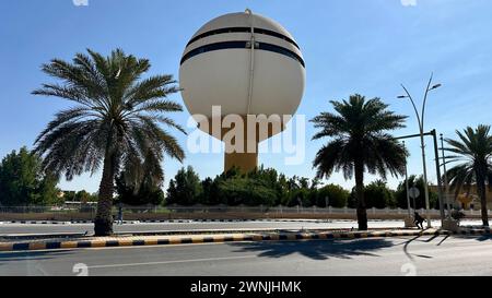 Buraydah City al-Qassim, Arabia Saudita , 29 aprile 2024, Buraidah Water Tower King in Khalid Park Foto Stock