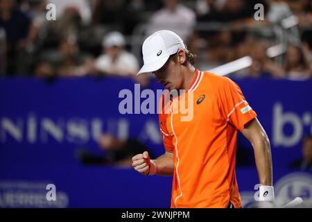 Acapulco, Messico. 2 marzo 2024. L'australiano Alex De Minaur reagisce durante la finale maschile contro il norvegese Casper Ruud al torneo di tennis ATP Mexican Open 2024 ad Acapulco, in Messico, 2 marzo 2024. Crediti: Li Mengxin/Xinhua/Alamy Live News Foto Stock