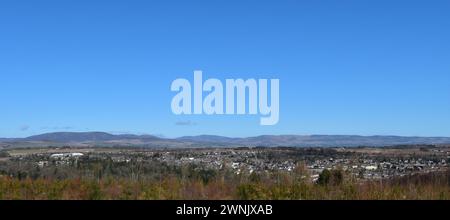 La città di Brechin è raffigurata a sud della linea di faglia di Angus Glens e Highland Boundary, nella Scozia orientale, dove le Lowlands e le Highlands si incontrano. Foto Stock